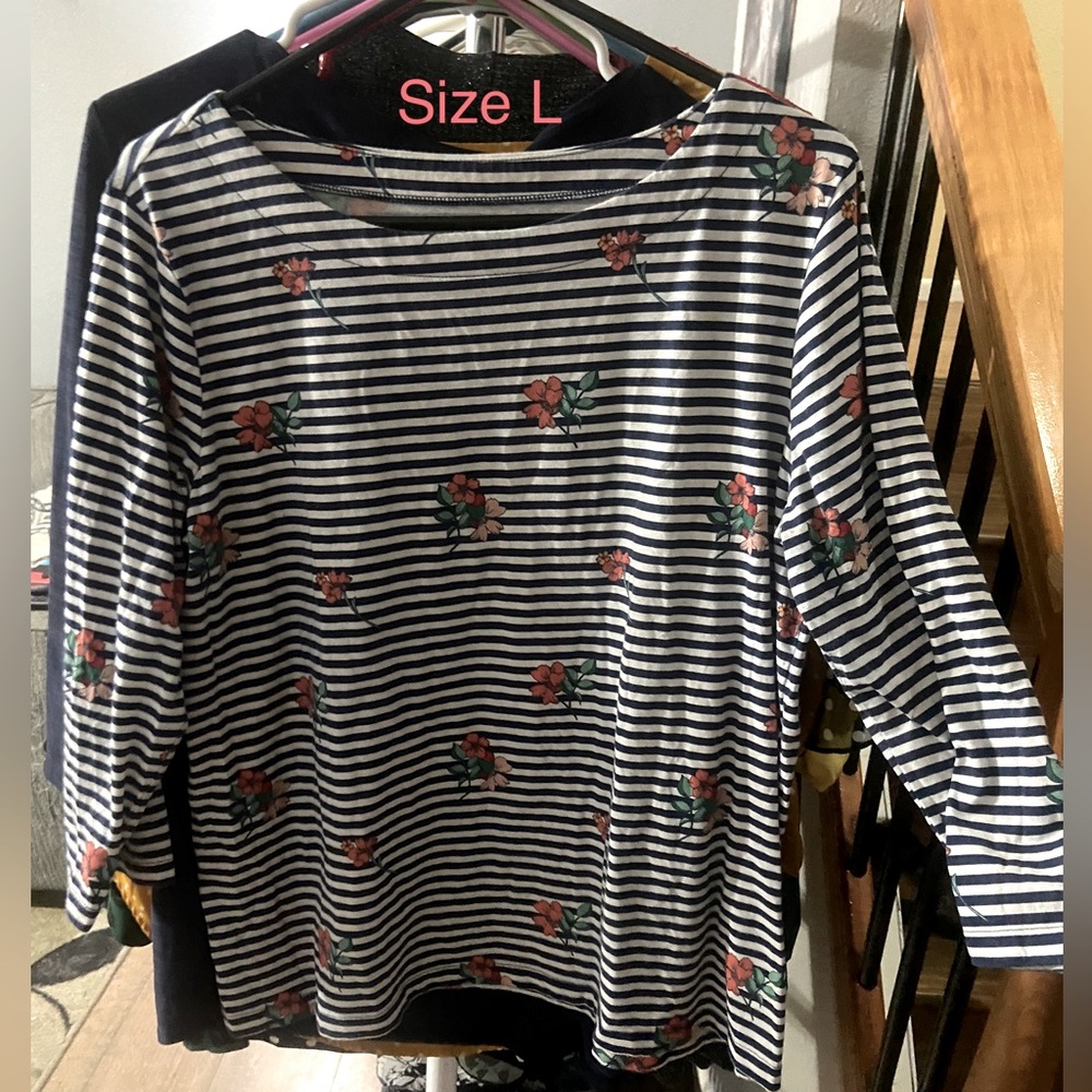 Floral striped knit shirt 3/4 sleeves